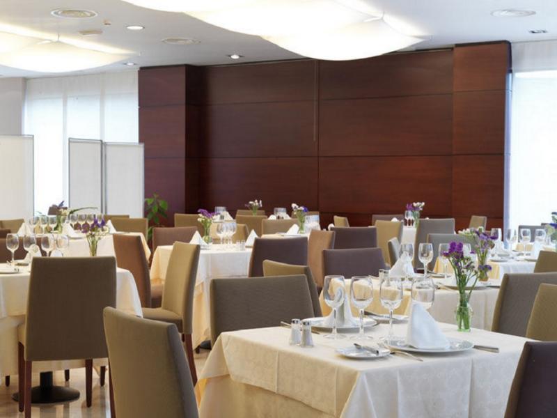 Eurostars Ciudad De La Coruna Restoran gambar